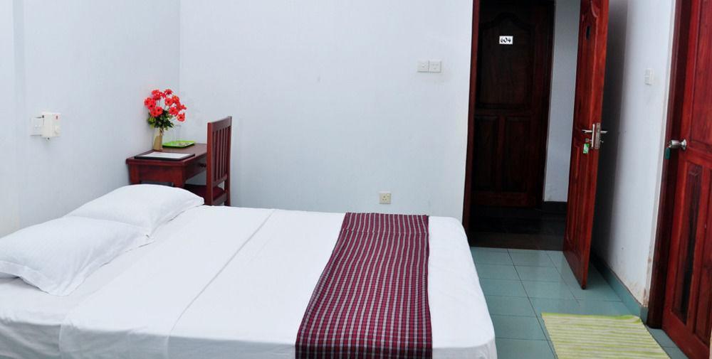 Oyo 290 Night Station Hotel Panadura Extérieur photo