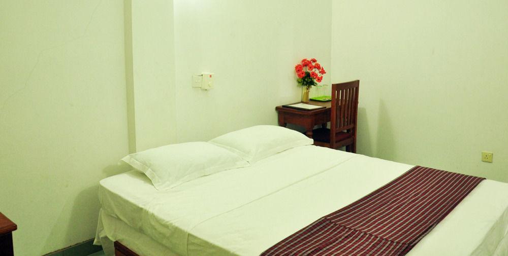 Oyo 290 Night Station Hotel Panadura Extérieur photo
