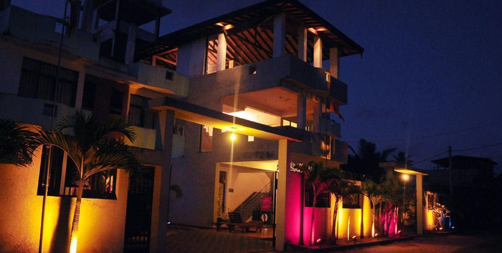 Oyo 290 Night Station Hotel Panadura Extérieur photo
