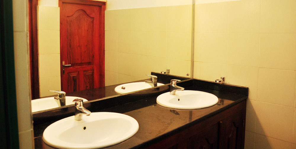 Oyo 290 Night Station Hotel Panadura Extérieur photo