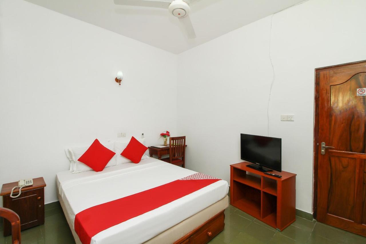 Oyo 290 Night Station Hotel Panadura Extérieur photo
