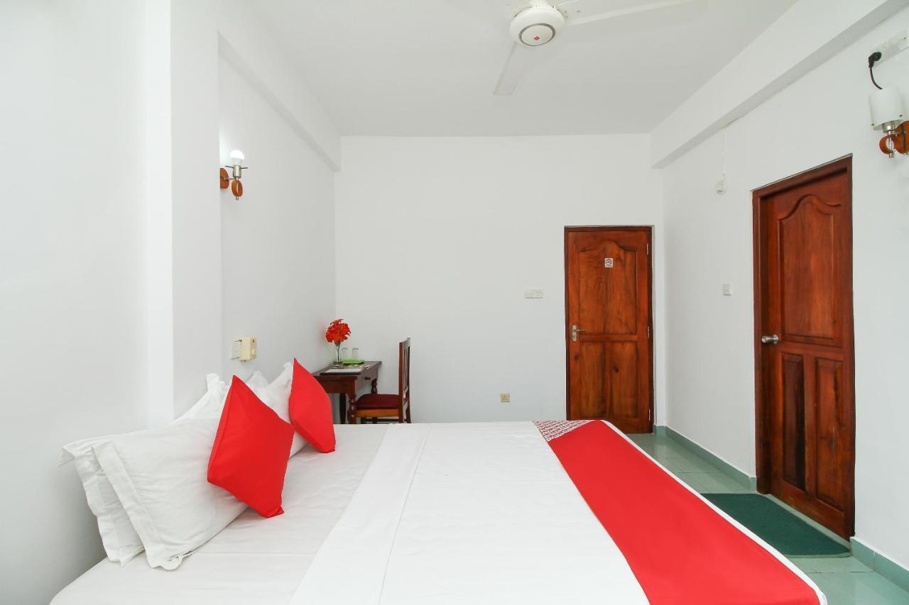 Oyo 290 Night Station Hotel Panadura Extérieur photo
