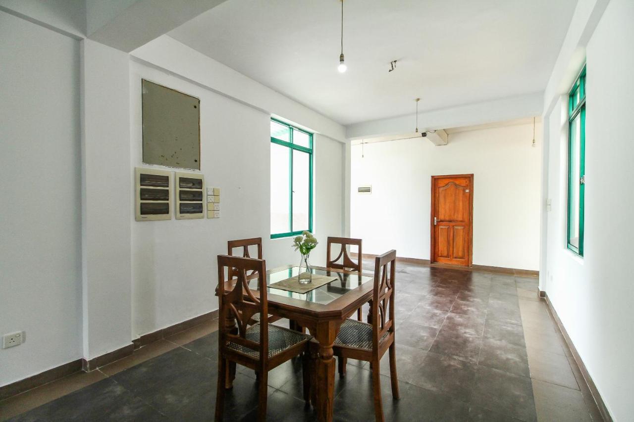 Oyo 290 Night Station Hotel Panadura Extérieur photo