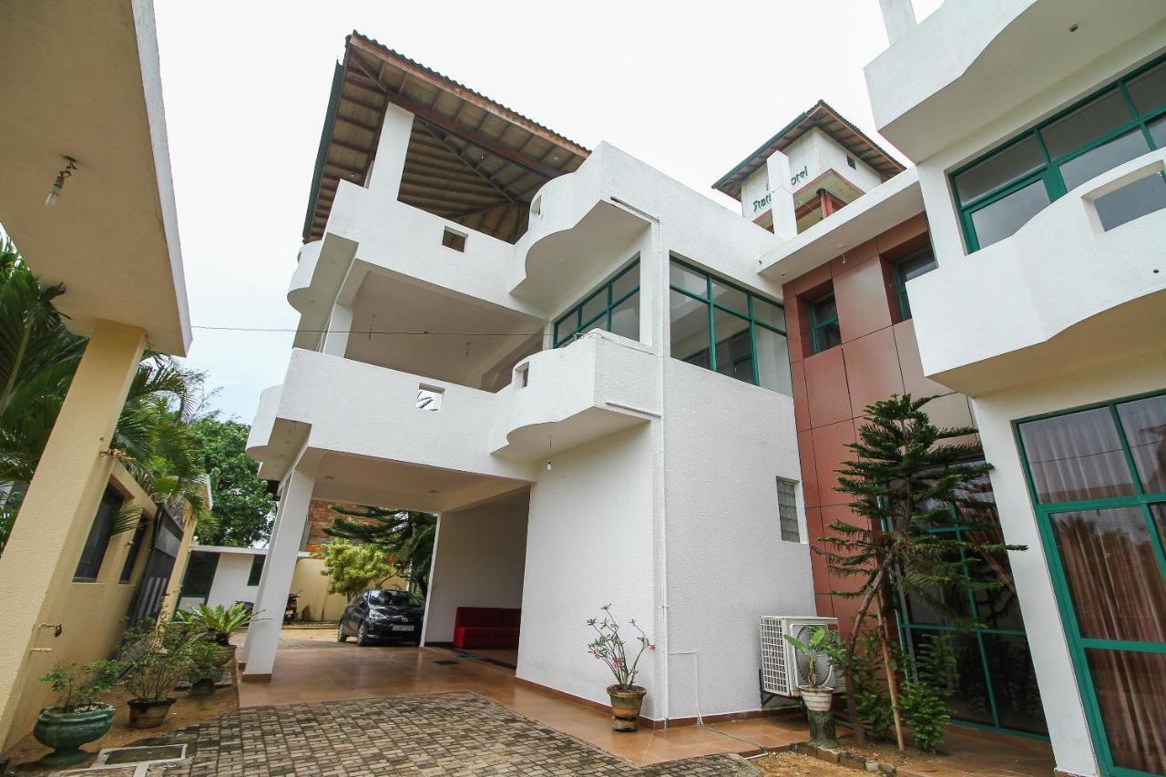 Oyo 290 Night Station Hotel Panadura Extérieur photo