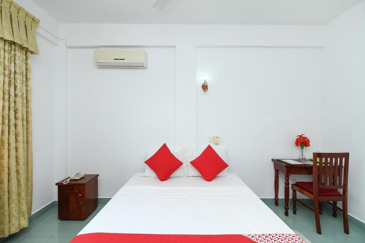 Oyo 290 Night Station Hotel Panadura Extérieur photo